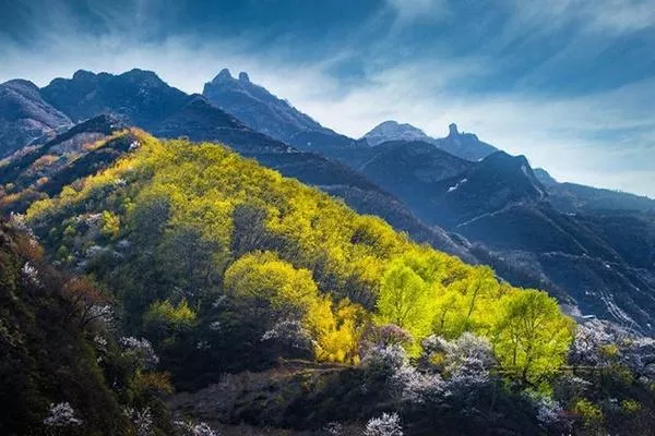 白石山景區(qū)<a href='http://m.wereld-sieraden.com/' target=_blank>旅游攻略</a>一日游